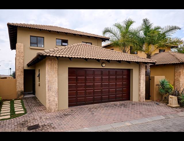 3 BEDROOM CLUSTER FOR SALE IN ERAND GARDENS